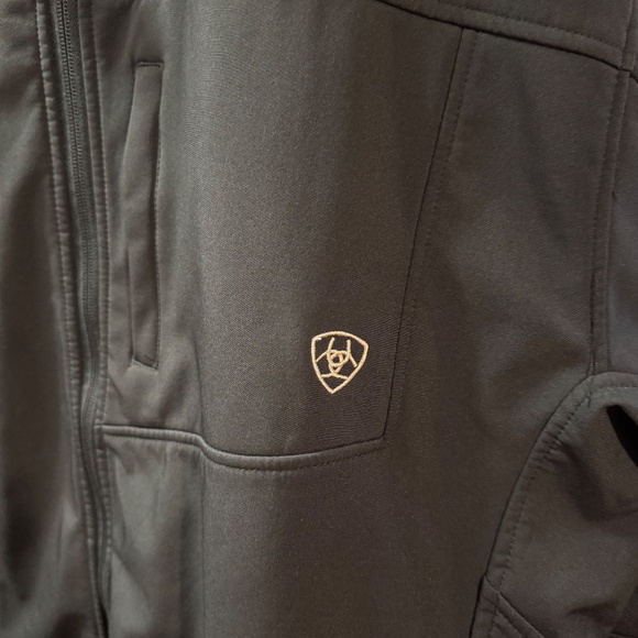Ariat Black Softshell Jacket Men’s XXL – Fleece Lined, Water & Wind Resistant - Picture 2 of 4